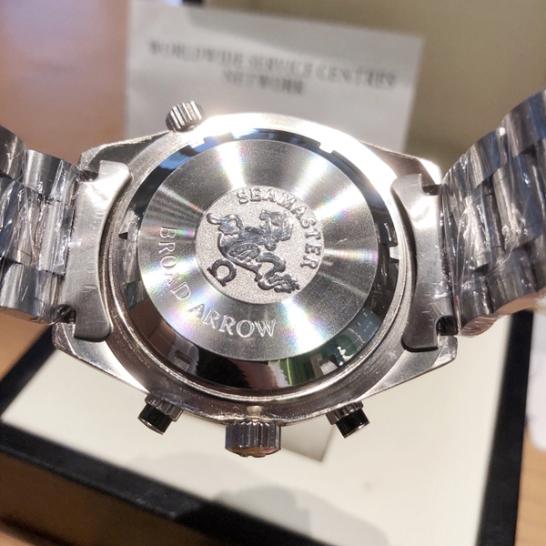 ブランド時計角部分ディテール